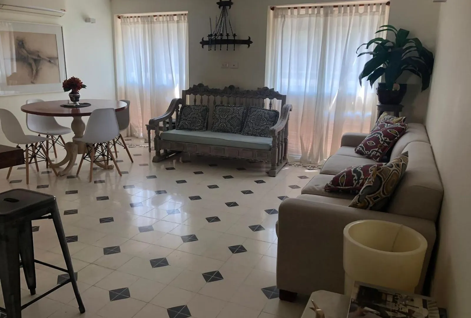 Charming Cozy Apartment In Old City Of Cartagena contacts